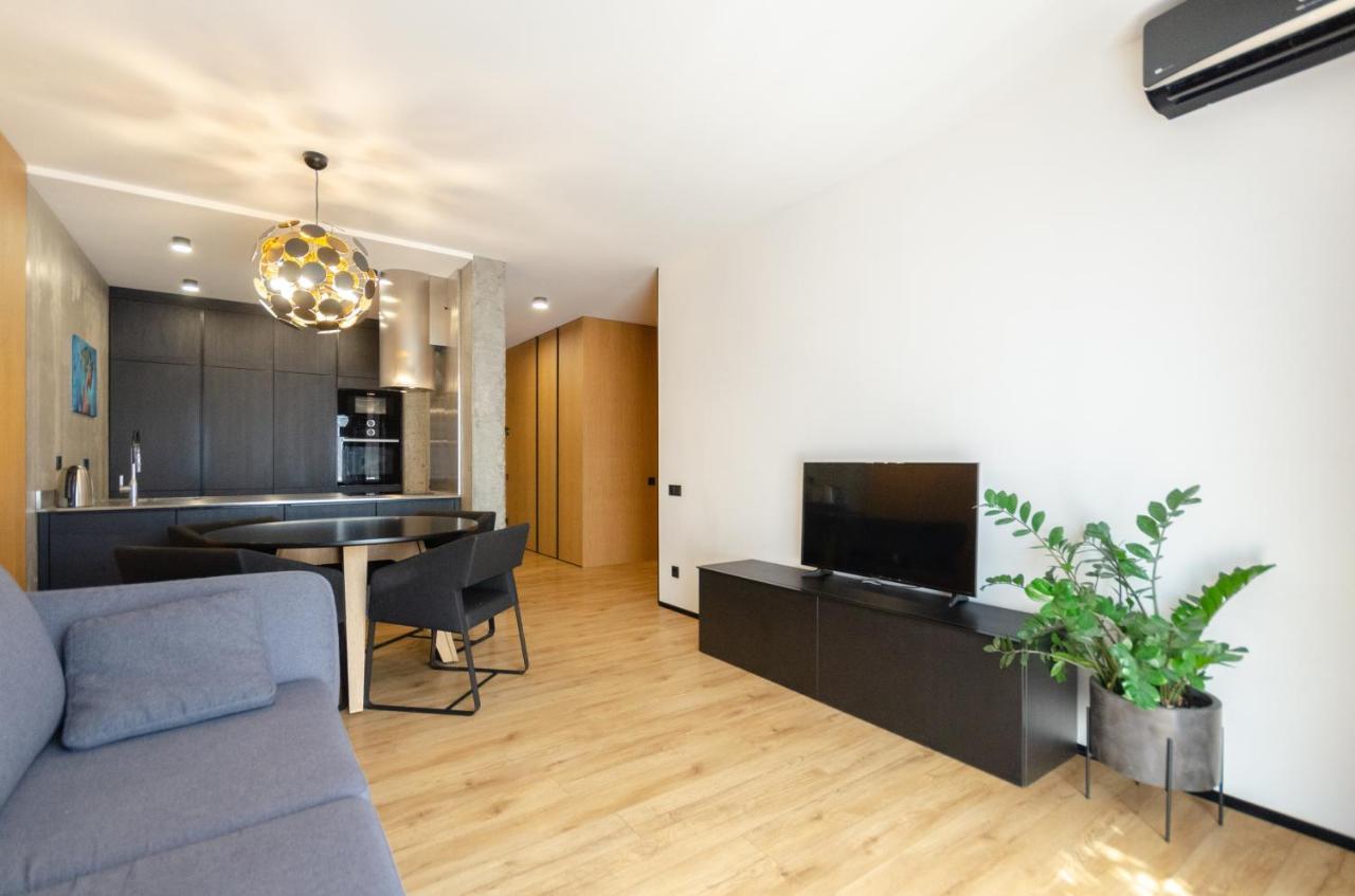 Petrovdom 23-173 In Stylish Apartments At Rc Киев Экстерьер фото